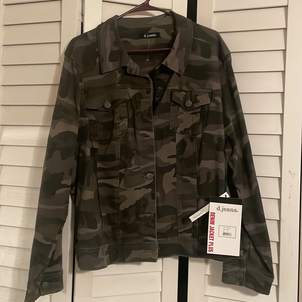 New with tags Jean camo jacket